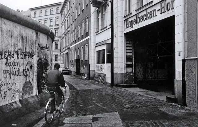 Gewerbehof am Leuschnerdamm, Berlin, 1985