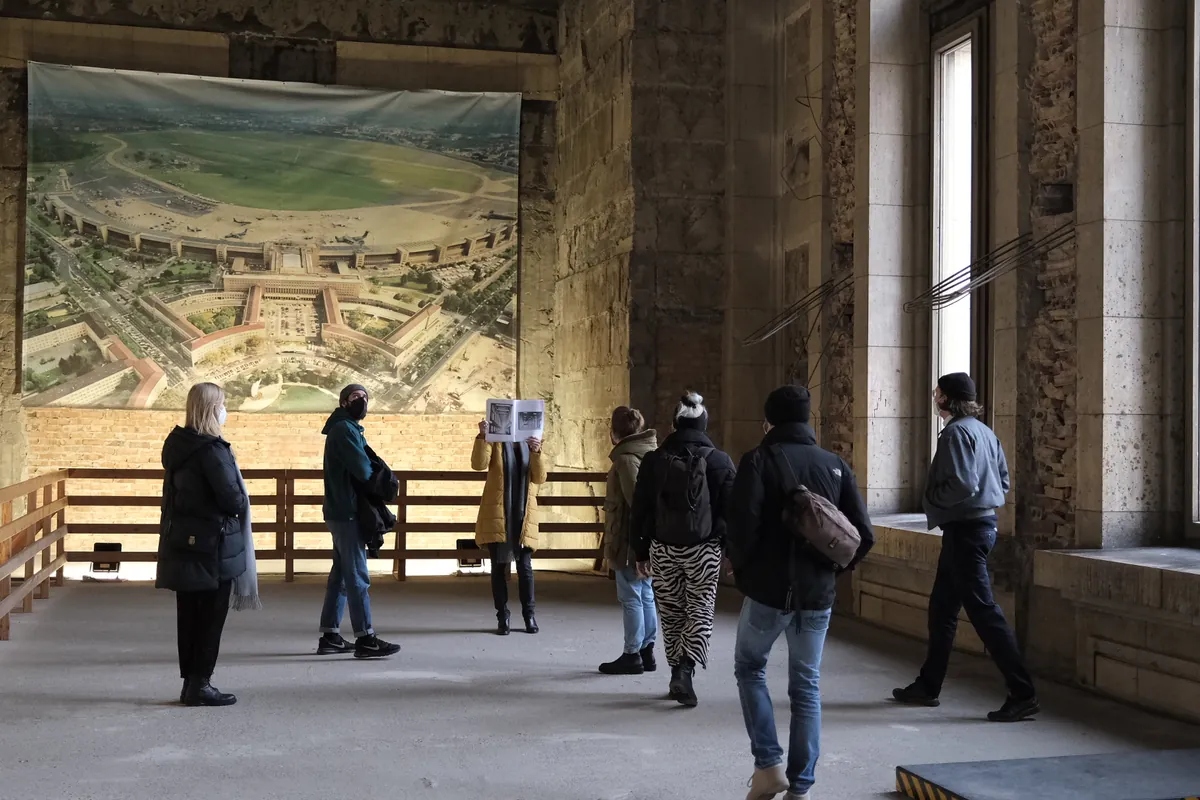 Führung durch den Flughafen Tempelhof